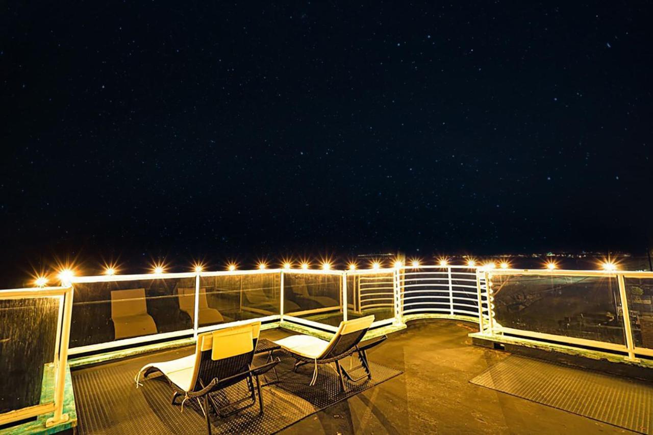 האף מון ביי Luxury Beachfront Penthouse Walk To The Beach Restaurants Entertainment מראה חיצוני תמונה